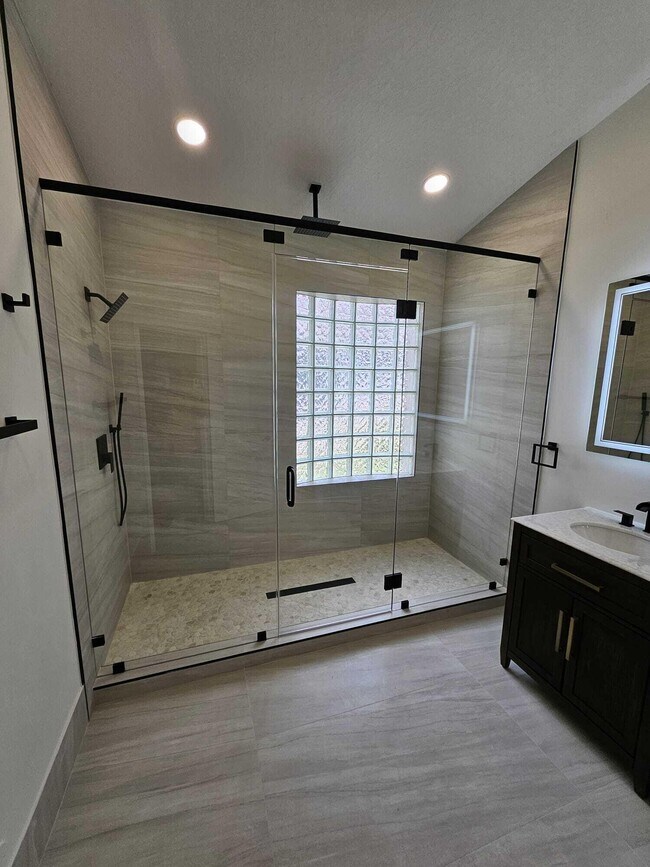 Building Photo - 7835 NW 78th Ave