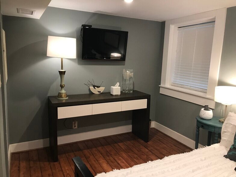 Bedroom - 5029 SE Taylor St
