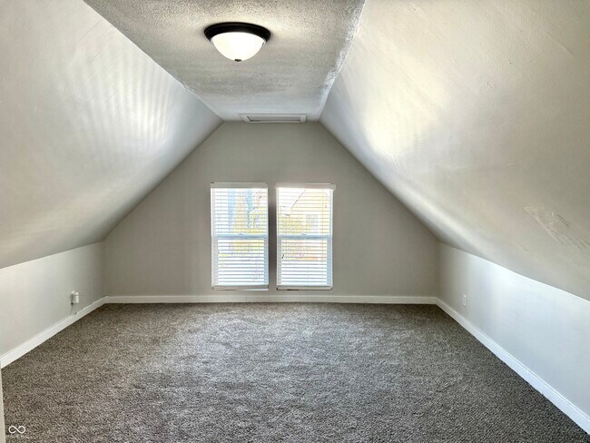 Building Photo - 717 Parkway Ave