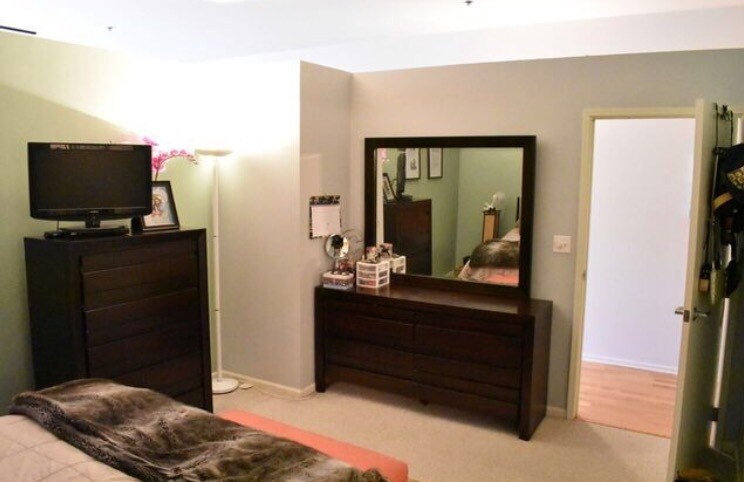 Building Photo - 1924 N Hubbard St