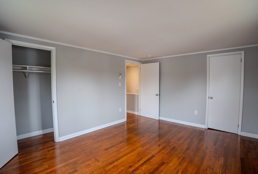 Building Photo - 152 Calvert St