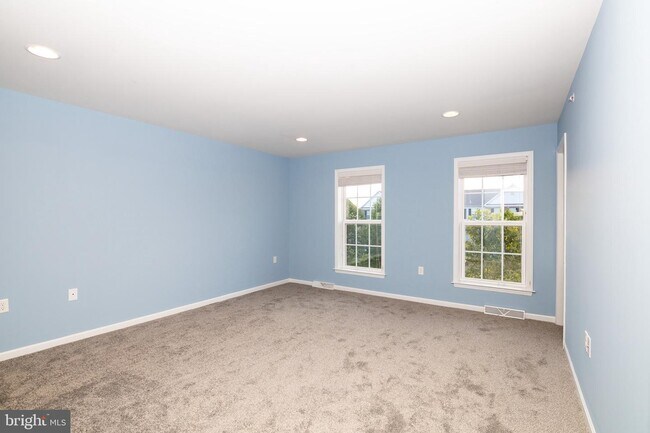Building Photo - 122 Ellis Aly