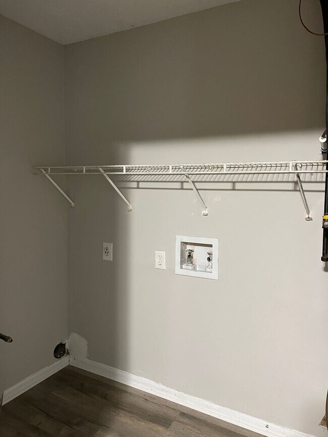 Building Photo - 8152/8156 Misty Lane