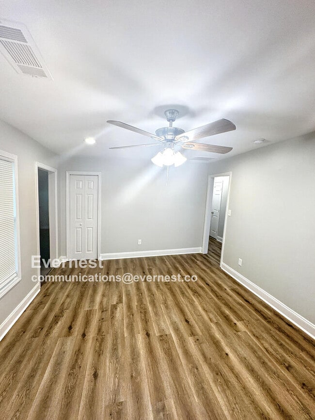 Building Photo - 2228 Jernigan Dr SE