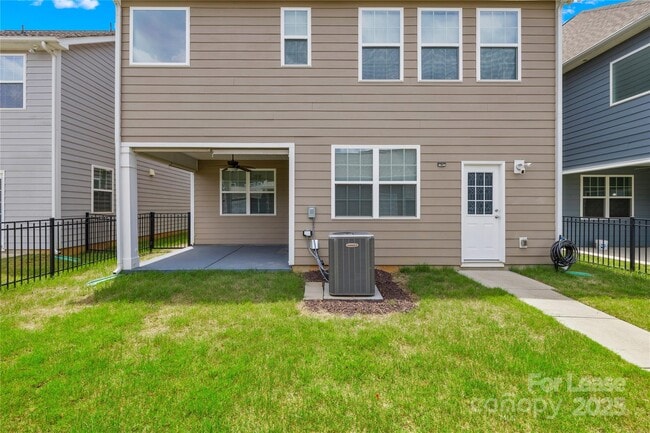 Building Photo - 7022 Walnut Branch Ln