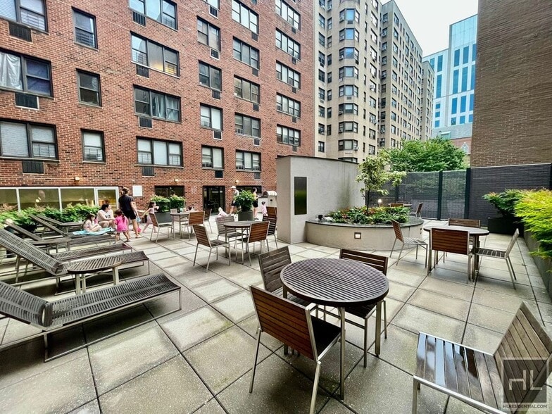 Building Photo - East 79th Street