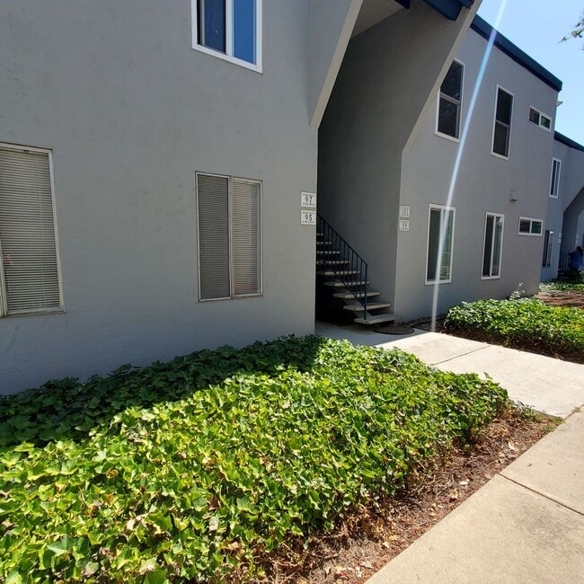 Building Photo - Convenient Livermore 1bd/1ba Ground Floor Condo- Available in April