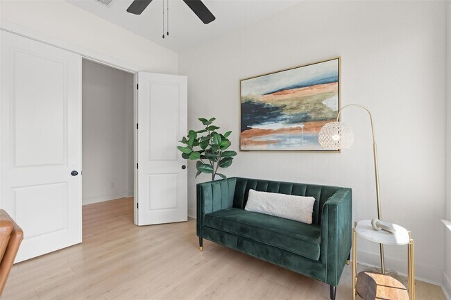 Building Photo - 3800 Sandhill Crane Dr