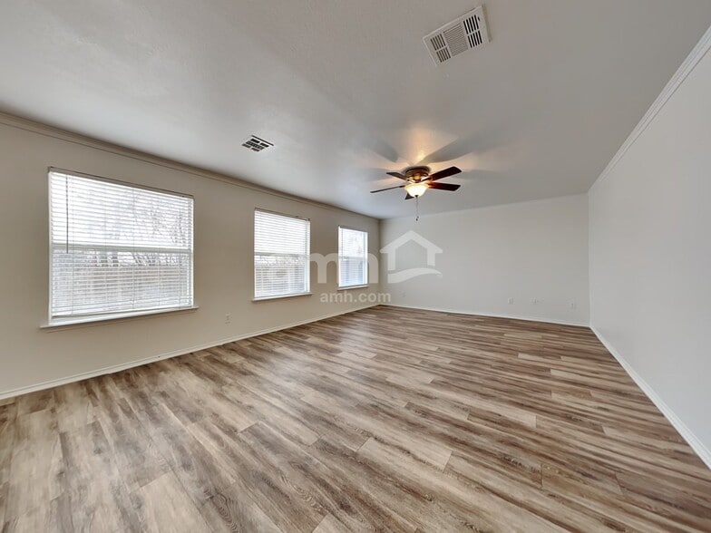 Building Photo - 312 Pepperwood Trl