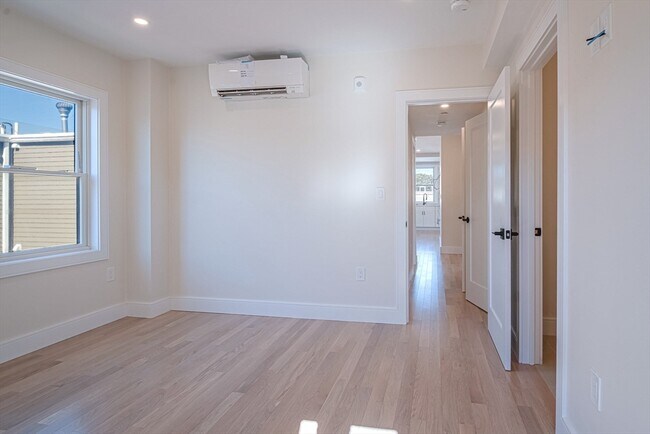 Building Photo - 59 Gove St