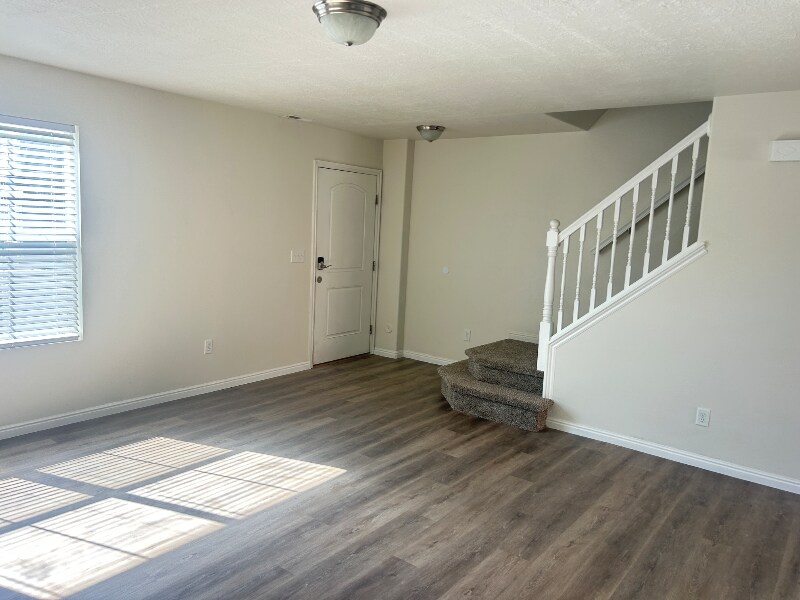 Building Photo - 3414 S Carrick Dr