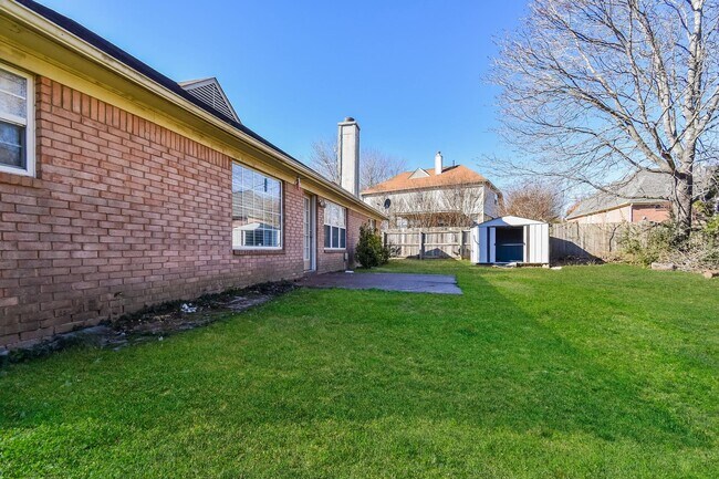 Building Photo - 9254 Tamhaven Dr