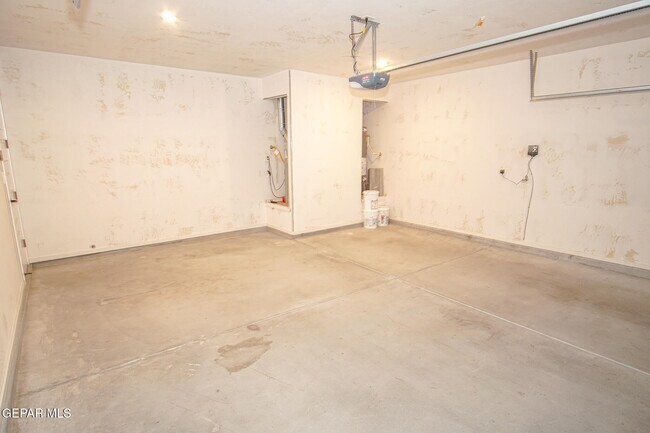 Building Photo - 12993 Tryne Way