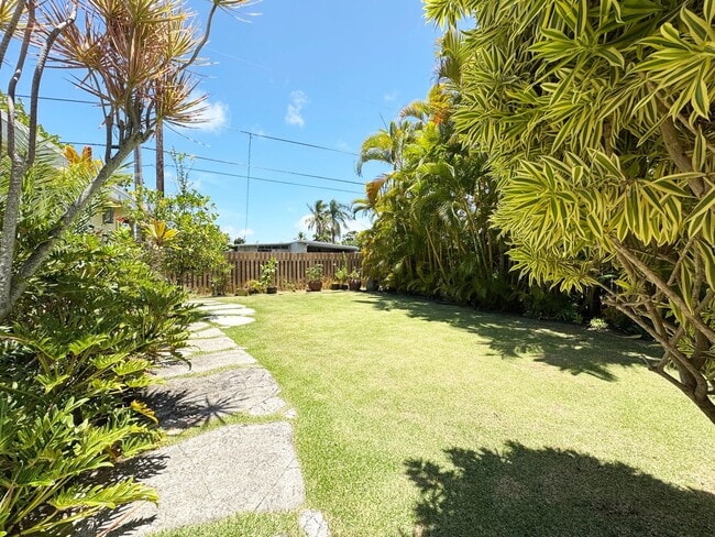 Building Photo - Pet Friendly Kailua Home with Pool, Waterf...