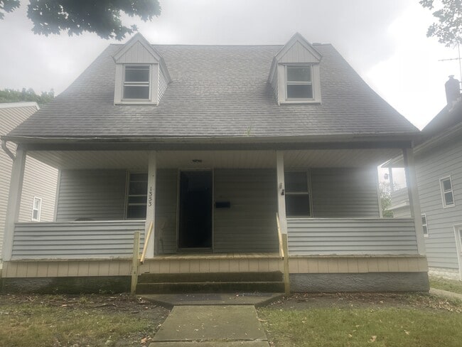 Primary Photo - 1353 Grant St