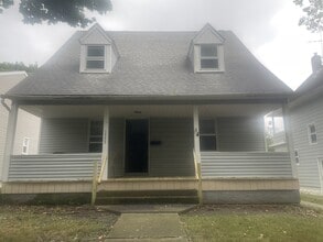 Building Photo - 1353 Grant St