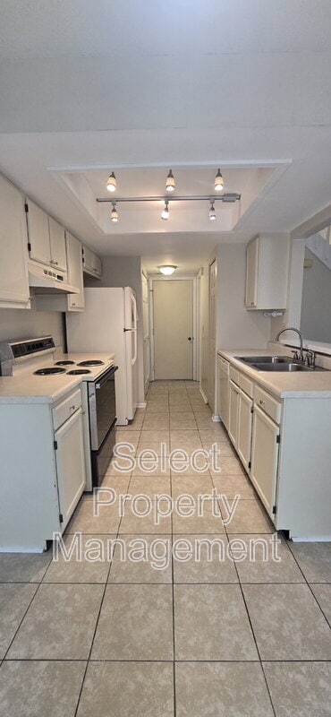 Building Photo - 6309 Sawmill Woods Dr