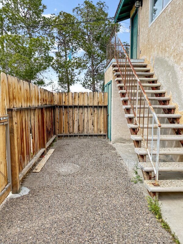 Building Photo - 213 N Alvord St