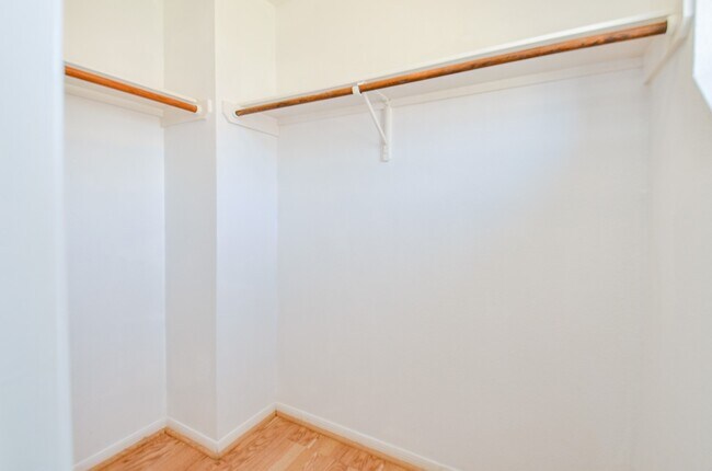 Building Photo - 13837 Purplemartin St