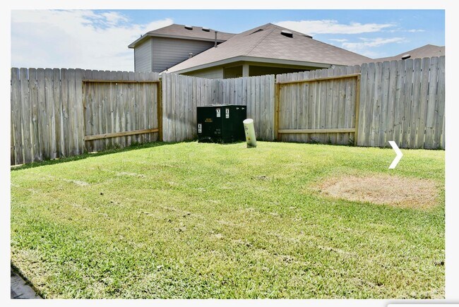 Building Photo - 1811 Legacy Hills Dr