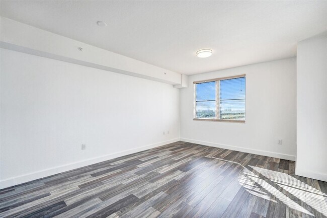 Building Photo - 1830 Radius Dr