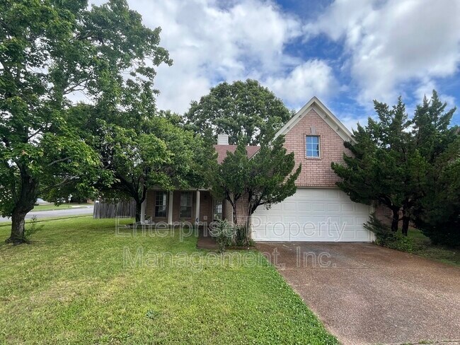 Primary Photo - 8642 Pantherburn Cir N