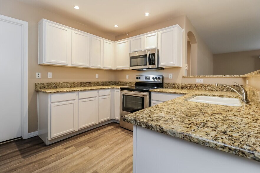 Building Photo - 3172 S 162nd Ln