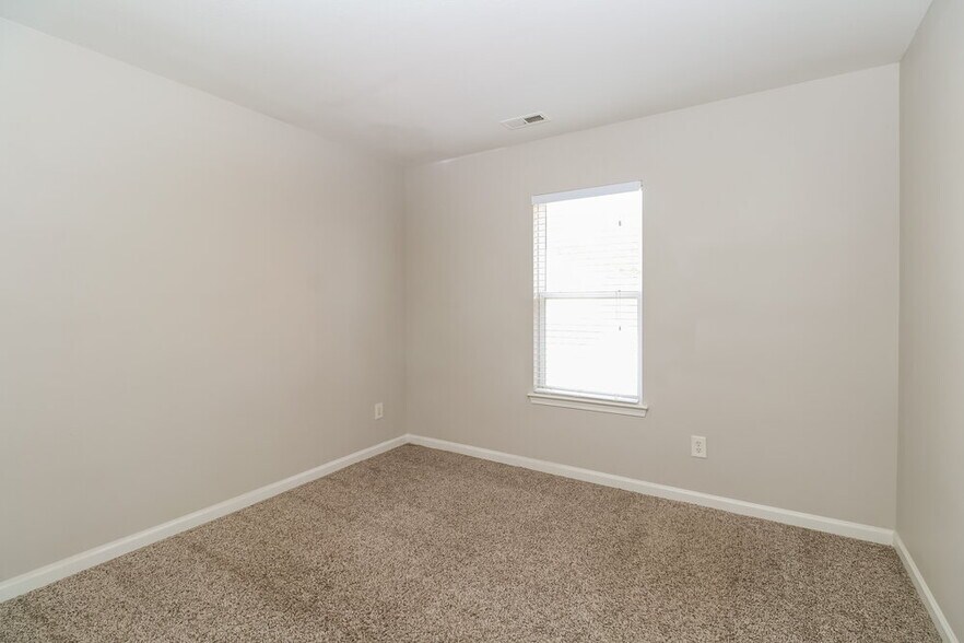 Building Photo - 3756 Catawba Creek Dr