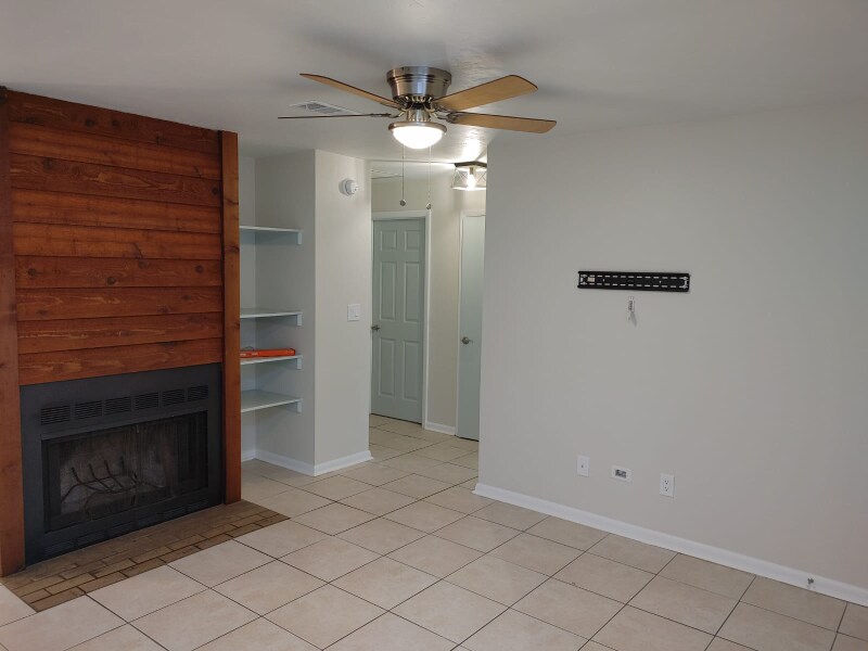 Building Photo - 4405 SW 74th Terrace