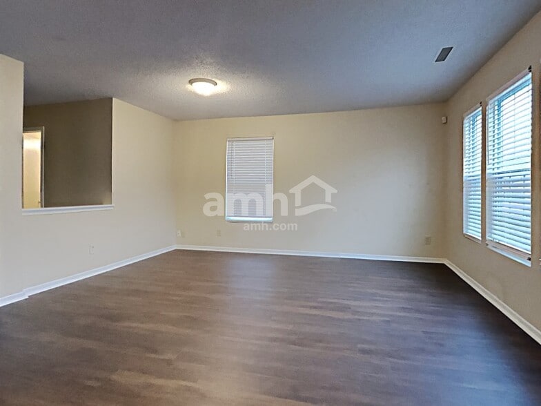 Building Photo - 1545 Fortner Dr