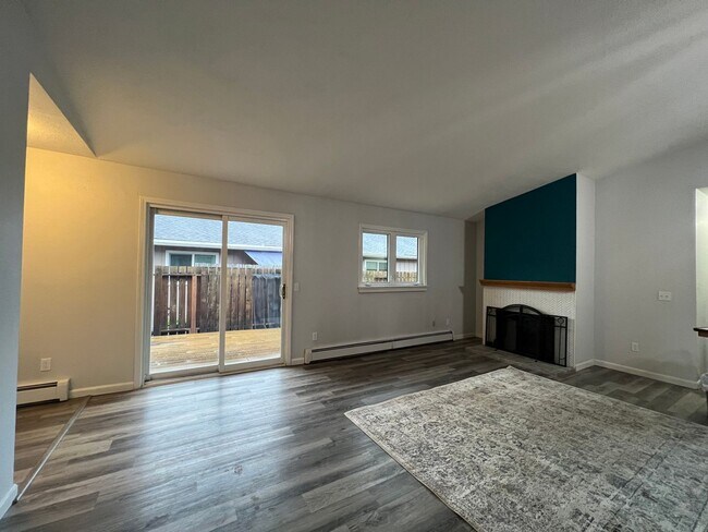 Building Photo - 3481 E 20th Ave