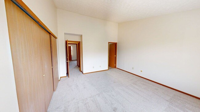 Building Photo - 5917 Shadow Lake Cir