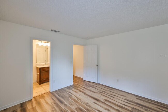 Building Photo - 13703 Sweetwater Cove Pl