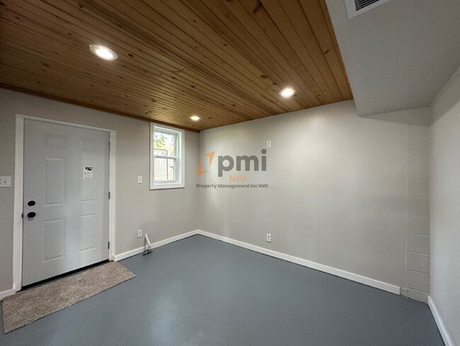 Building Photo - 3621 Windsor Rd