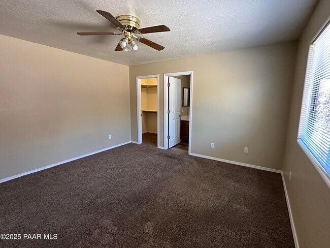 Building Photo - 9120 E Swift Trail Dr