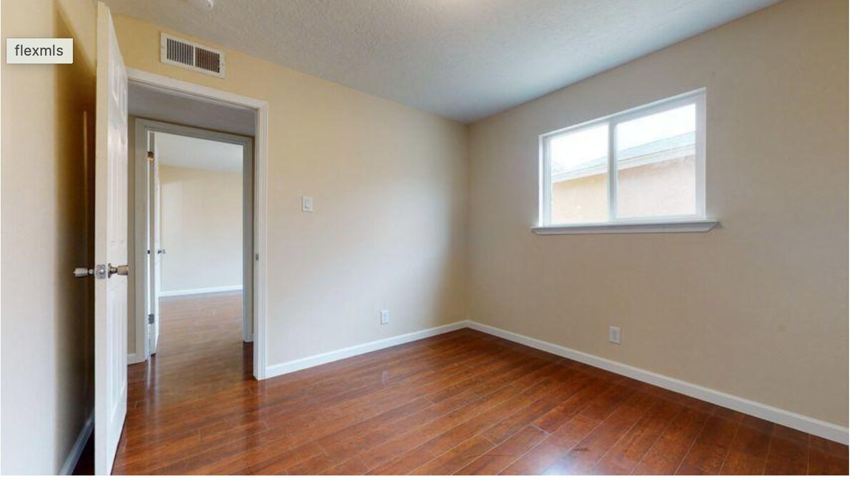 Building Photo - 12437 Grand Ct NE