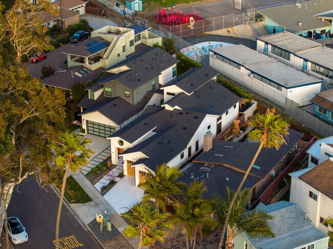 Building Photo - 623 Colima St