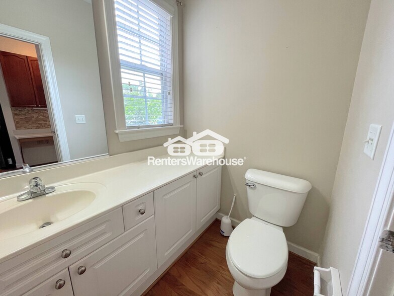 Building Photo - 3932 Cromwell Park Dr