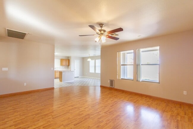 Building Photo - 8566 E Desert Ln