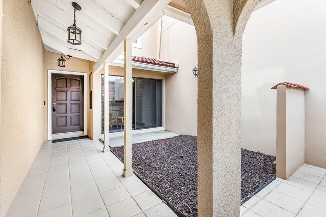 Building Photo - 816 Windermere Way