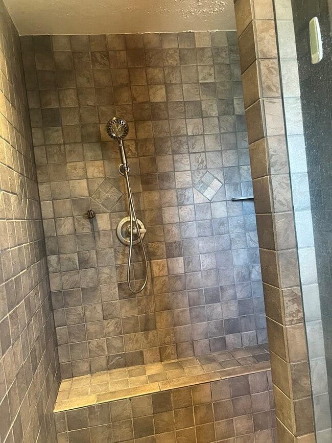 Building Photo - 1514 Parker Dr