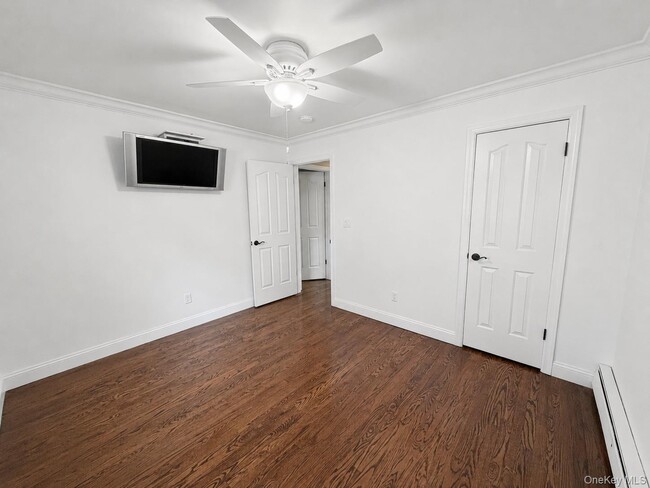 Building Photo - 40 Edgewood Rd
