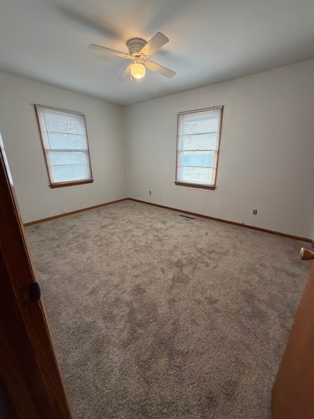 Building Photo - 970 N 1st St