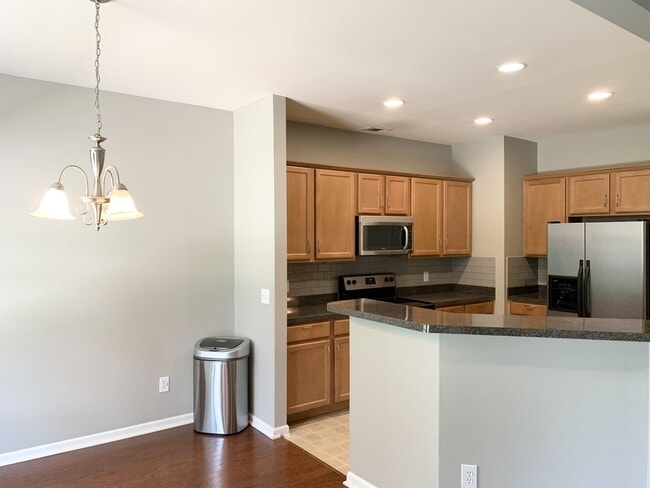 Building Photo - 306 Kaley Dr