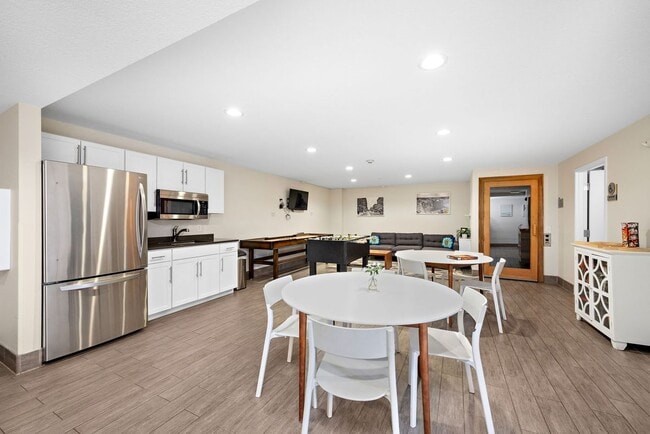 Building Photo - 4860 Park Commons Dr