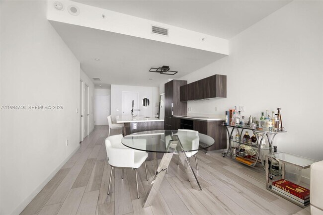 Building Photo - 480 NE 31st St