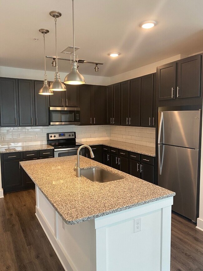 Building Photo - 1030 Gennett Cir
