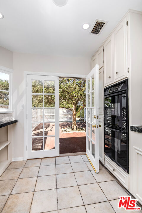 Building Photo - 4649 Sancola Ave