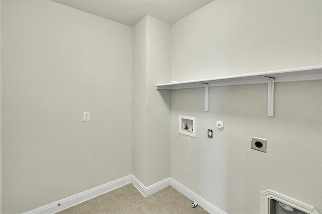 Building Photo - 237 Andele Way