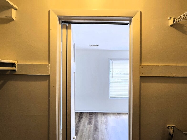 Building Photo - 2033 N Cameron St